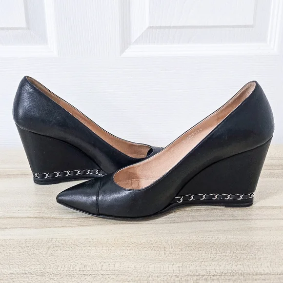 Chanel CC Cap Toe Black Leather Chain Link Wedge Pumps Size EU38/US 7.5-8 - Picture 8 of 16